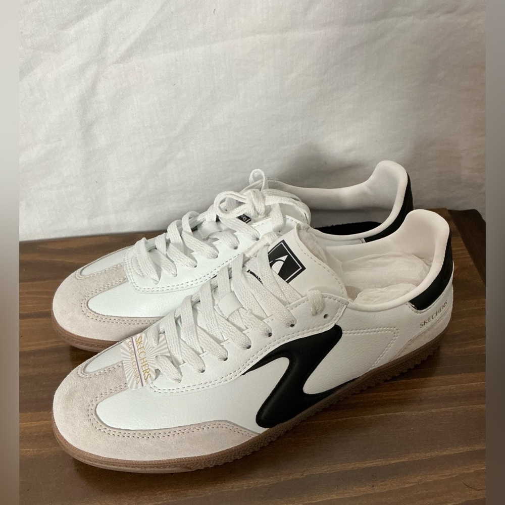 Skechers White and Black Women's Sneakers